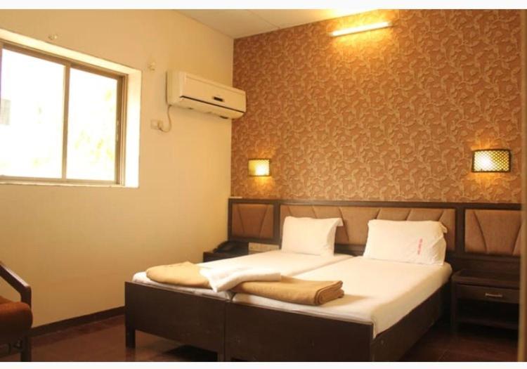 Hotel Ganesh Palace Mumbai Exterior photo